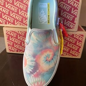 BRAND NEW Vans Tie-dye slip-ons